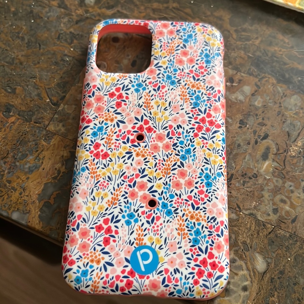 iPhone 11pro loopy case no loop included but you can buy separate on the site